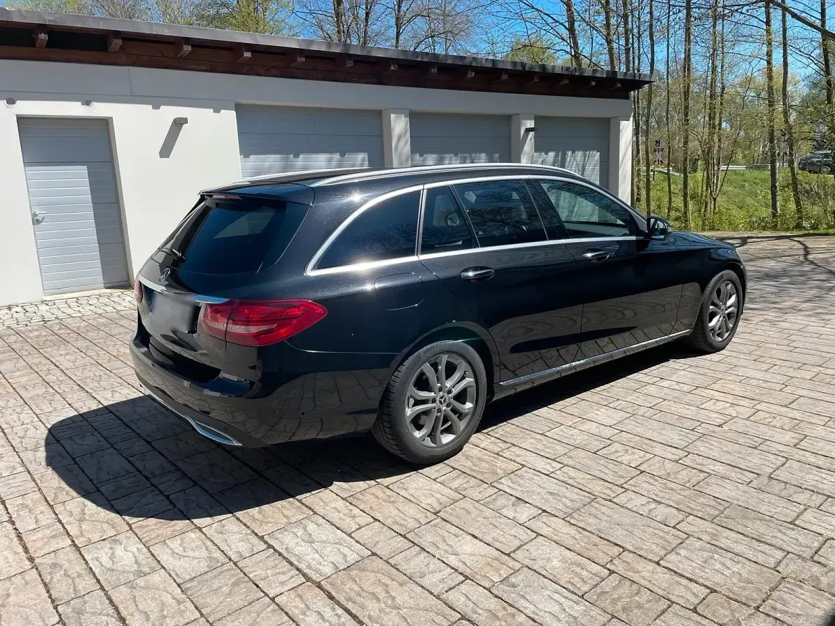 Gebraucht Mercedes C220 Avantgarde 170 PS (125 kW) 2017 Schwarz Kombi