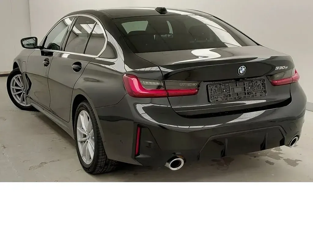 Gebraucht BMW 330e M Sport 292 PS (214 kW) 2023 Black saphir Limousine