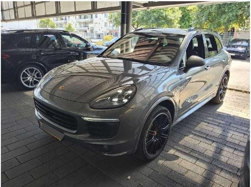 Grau Gebraucht 2015 Porsche Cayenne S E-Hybrid SUV | 32.500 € (Etwas zu teuer) - Bild 1/1