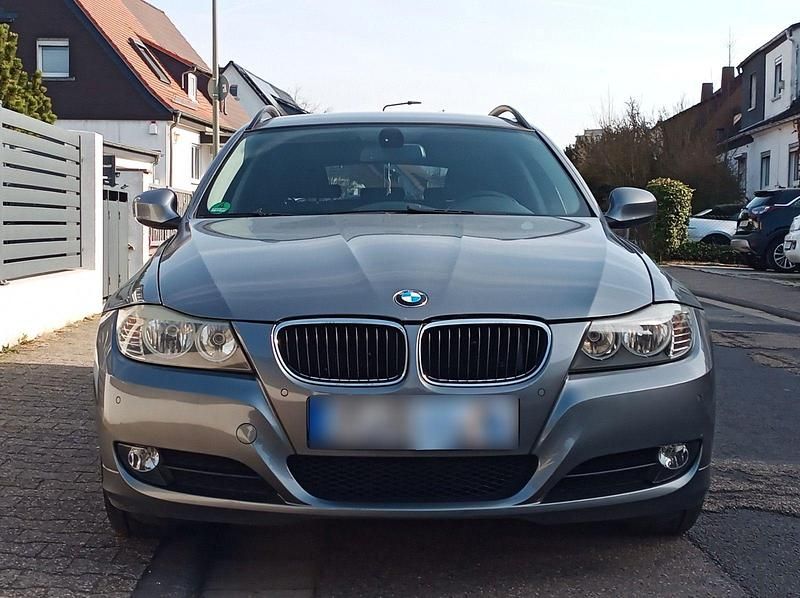Gebraucht BMW 318 143 PS (105 kW) 2008 Grau Kombi