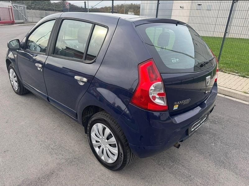 Gebraucht Dacia Sandero Lauréate 75 PS (55 kW) 2010 Blau Kleinwagen