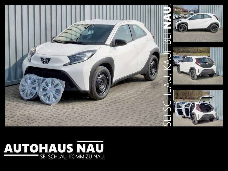 Schneeweiß Neu 2024 Toyota Aygo Play Kleinwagen | 16.990 € - Bild 1/4