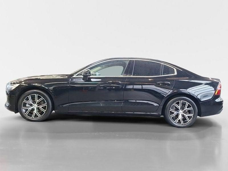 Gebraucht Volvo S60 Core 197 PS (144 kW) 2024 Onyx black / metallic Limousine