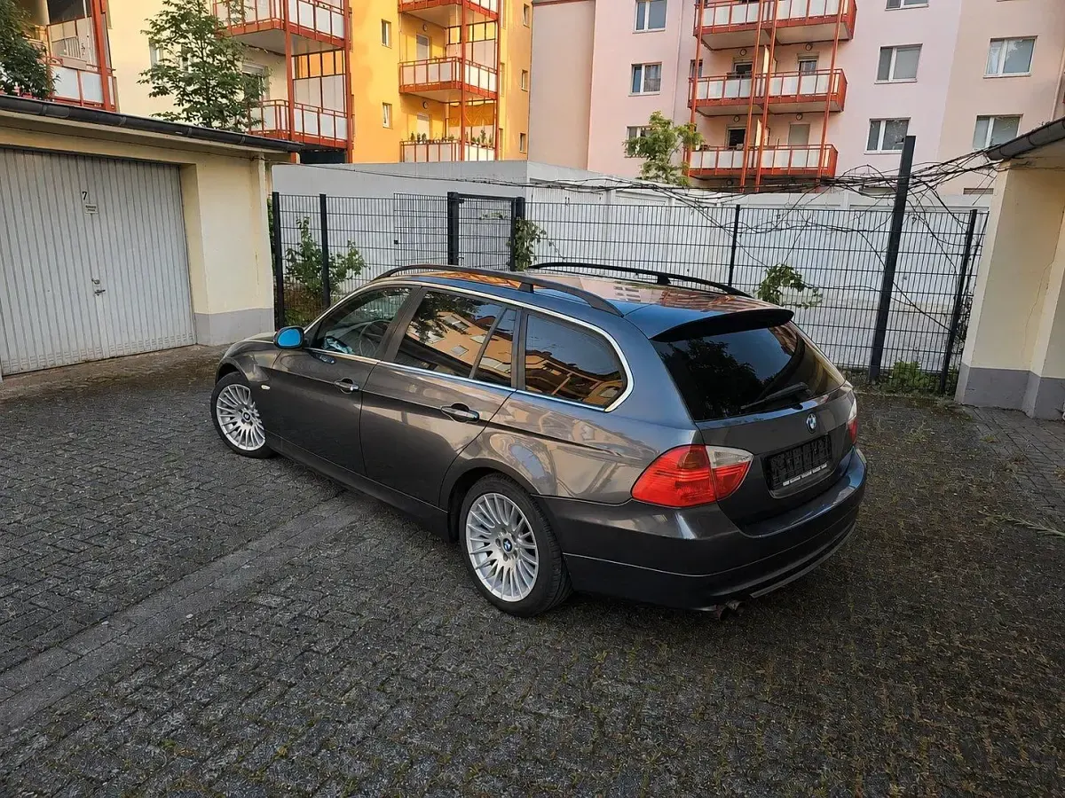 Gebraucht BMW 325 218 PS (160 kW) 2005 Kombi