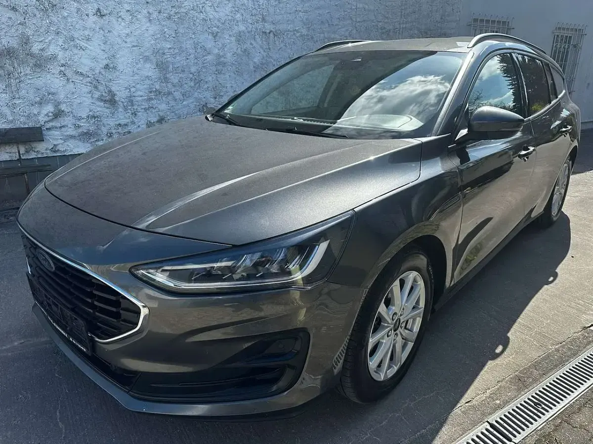 Gebraucht Ford Focus Cool & Connect 120 PS (88 kW) 2022 Grau Limousine