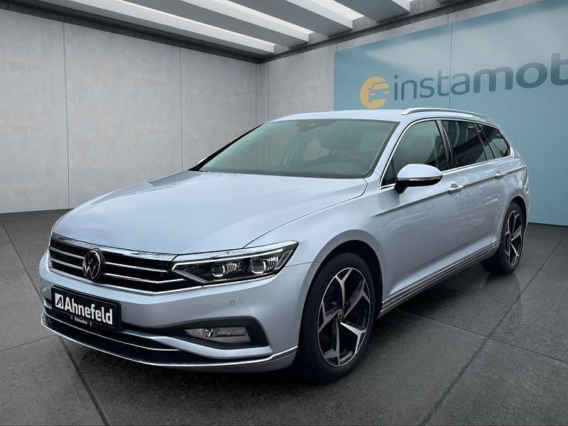 Silber Gebraucht 2024 VW Passat Kombi | 33.649 € (Guter Preis) - Bild 1/4