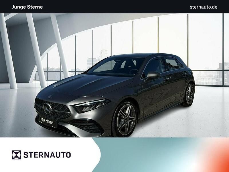 Metalliclack mountaingrau Gebraucht 2023 Mercedes A200 AMG line Limousine | 28.880 € (Guter Preis) - Bild 1/4