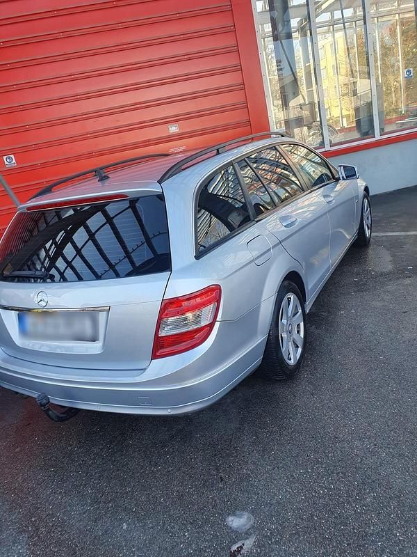 Silber Gebraucht 2010 Mercedes C200 Kombi | 7.600 € (Etwas zu teuer) - Bild 1/4