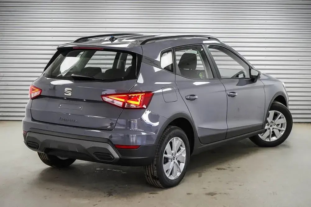 Neu Seat Arona Reference 95 PS (69 kW) 2026 Graphene grau metallic (r6) graphene grau metallic (r6) SUV