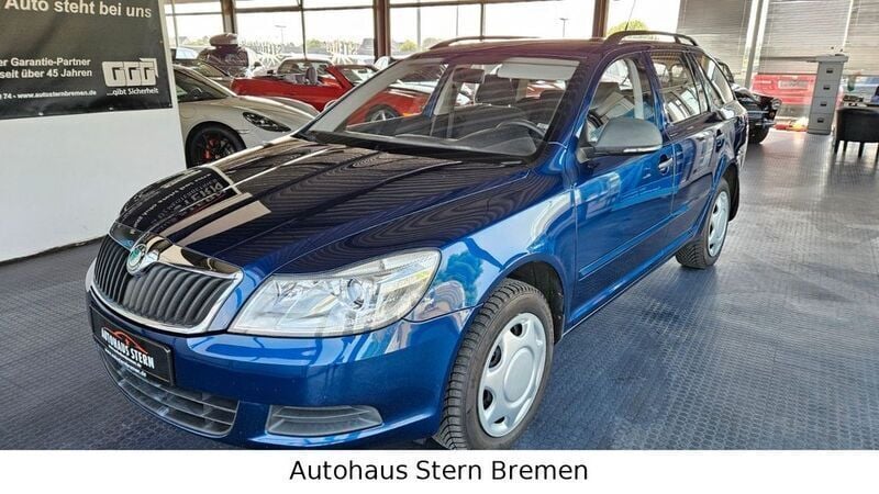 Gebraucht Skoda Octavia Classic 102 PS (75 kW) 2009 Blau Kombi