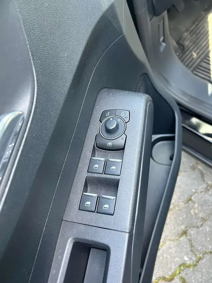 Gebraucht Ford Tourneo Courier Titanium 125 PS (91 kW) 2025 Obsidan schwarz Van / Kleinbus