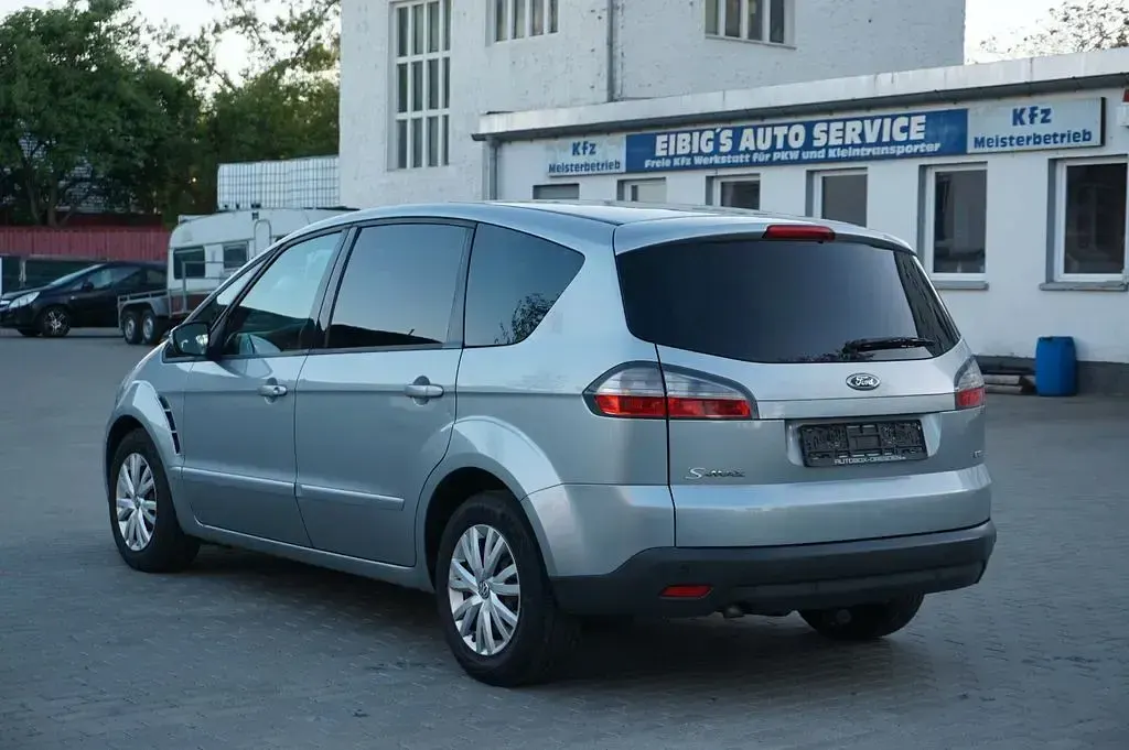 Second-hand Ford S-MAX Titanium 131 CP (96 kW) 2007 Argintiu Monovolum