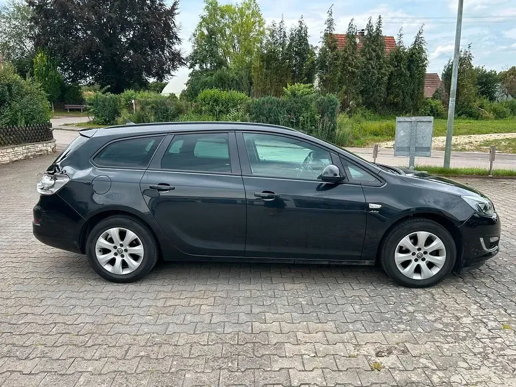 Gebraucht Opel Astra Active 140 PS (102 kW) 2013 Schwarz Kombi
