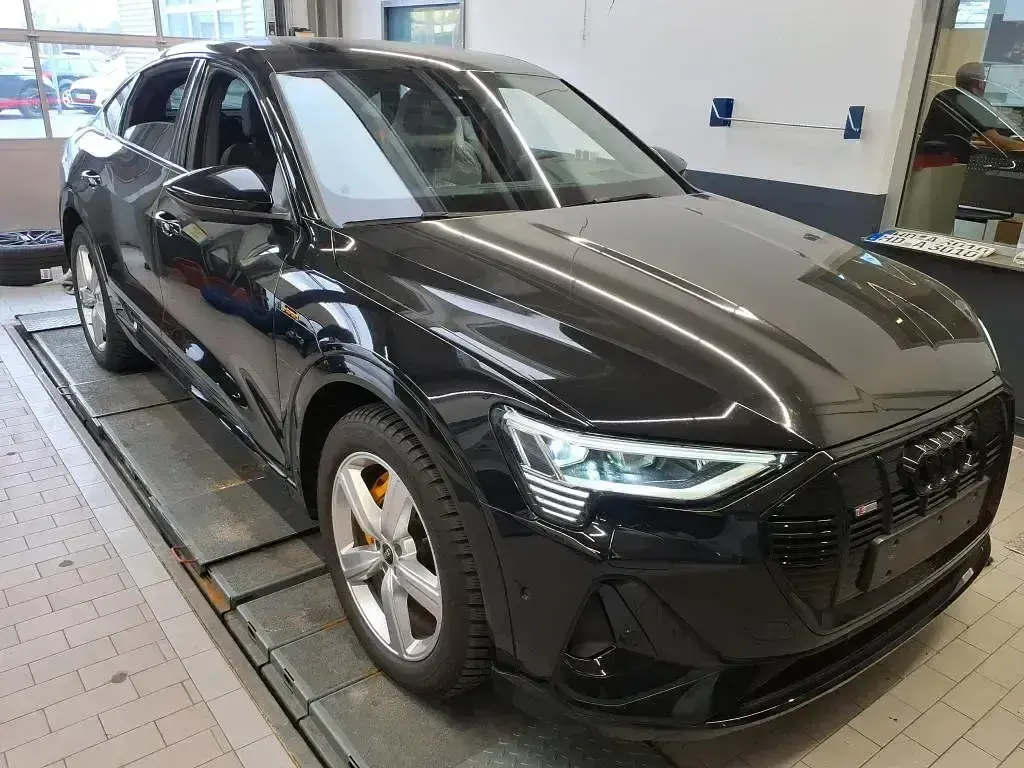 Usata Audi e-tron S-Line 220 kW (300 CV) 2023 Nero SUV