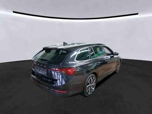 Gebraucht Skoda Octavia First Edition 204 PS (150 kW) 2021 Schwarz Kombi