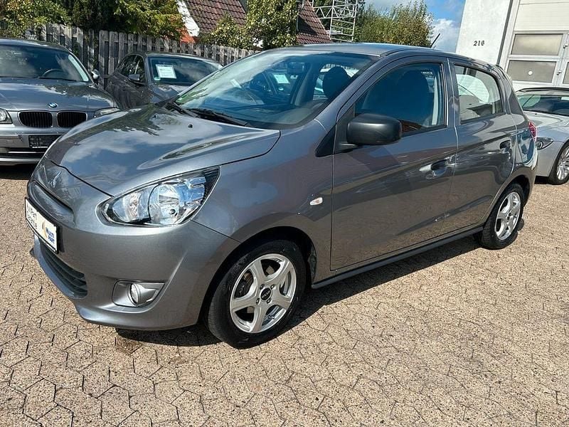 Grau Gebraucht 2015 Mitsubishi Space Star Plus Limousine | 6.400 € (Etwas zu teuer) - Bild 1/4