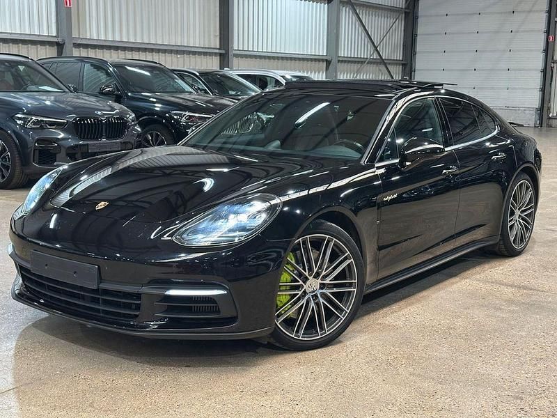 Schwarz Gebraucht 2018 Porsche Panamera 4 Limousine | 45.500 € (Superpreis) - Bild 1/4