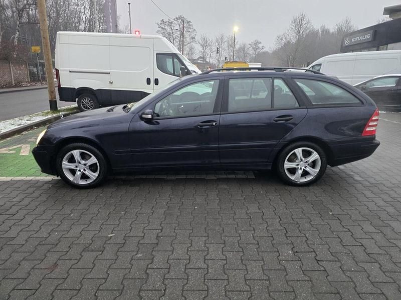 Gebraucht Mercedes C180 143 PS (105 kW) 2006 Blau Kombi