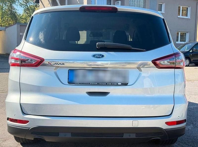 Gebraucht Ford S-MAX Business Edition 150 PS (110 kW) 2017 Silber Van / Kleinbus