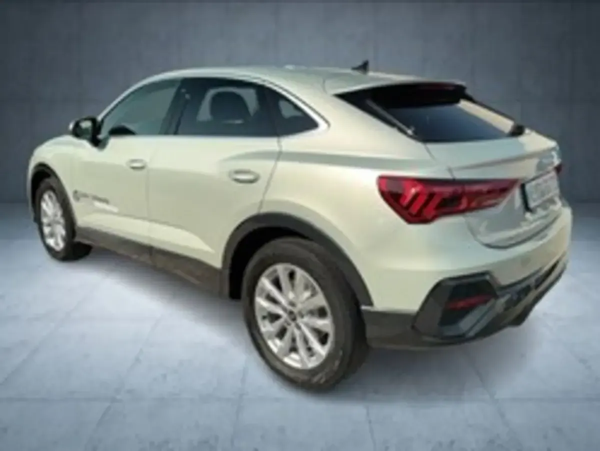 Gebraucht Audi Q3 Sportback Basis 150 PS (110 kW) 2025 Silber SUV