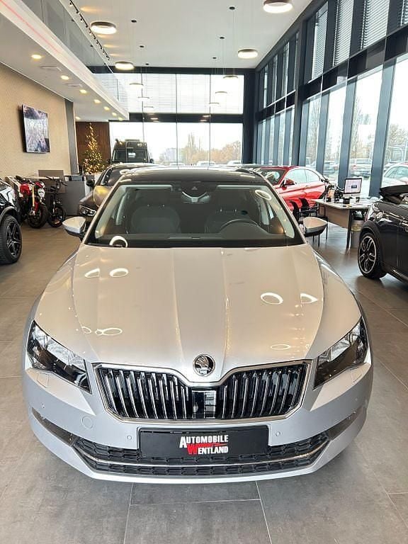Gebraucht Skoda Superb Ambition 150 PS (110 kW) 2018 Silber Limousine