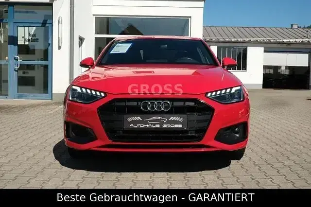 Gebraucht Audi A4 Ambiente 190 PS (139 kW) 2021 Rot Limousine