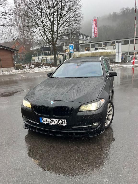 Schwarz Gebraucht 2013 BMW 530 Performance Kombi | 9.500 € (Fairer Preis) - Bild 1/4