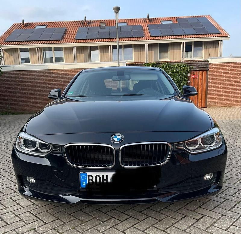 Schwarz Gebraucht 2014 BMW 316 Sport Line Limousine | 10.900 € (Guter Preis) - Bild 1/4