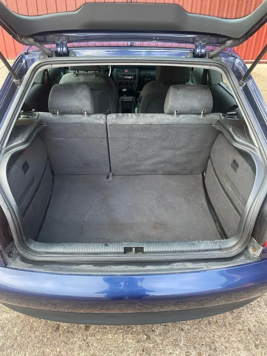 Używany Audi A3 Ambiente 101 KM (74 kW) 1998 Niebieski Hatchback