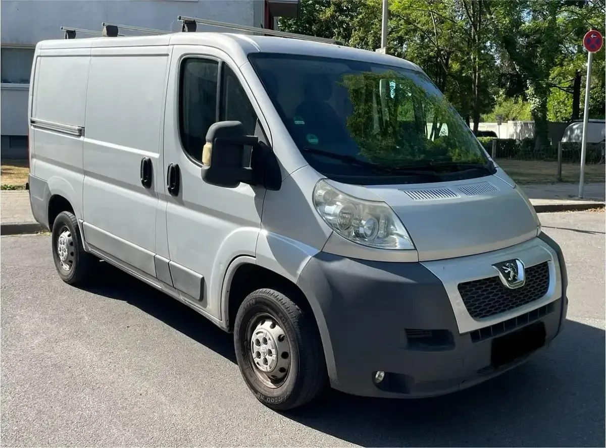 Gebraucht Peugeot Boxer 131 PS (96 kW) 2011 Silber Van