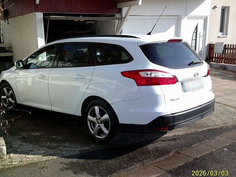 Gebraucht Ford Focus 115 PS (84 kW) 2013 Weiß Limousine