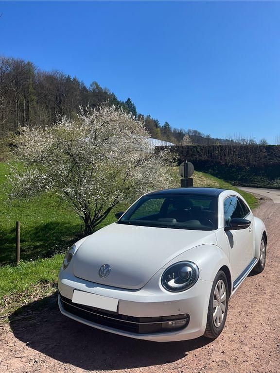 Weiß Gebraucht 2012 VW Beetle Exclusive Limousine | 10.900 € (Guter Preis) - Bild 1/4