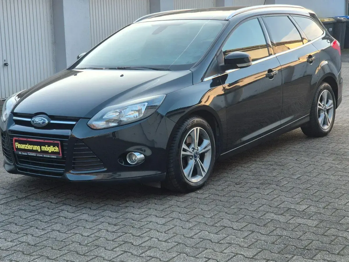 Używany Ford Focus Titanium 140 KM (102 kW) 2013 Czarny Kombi