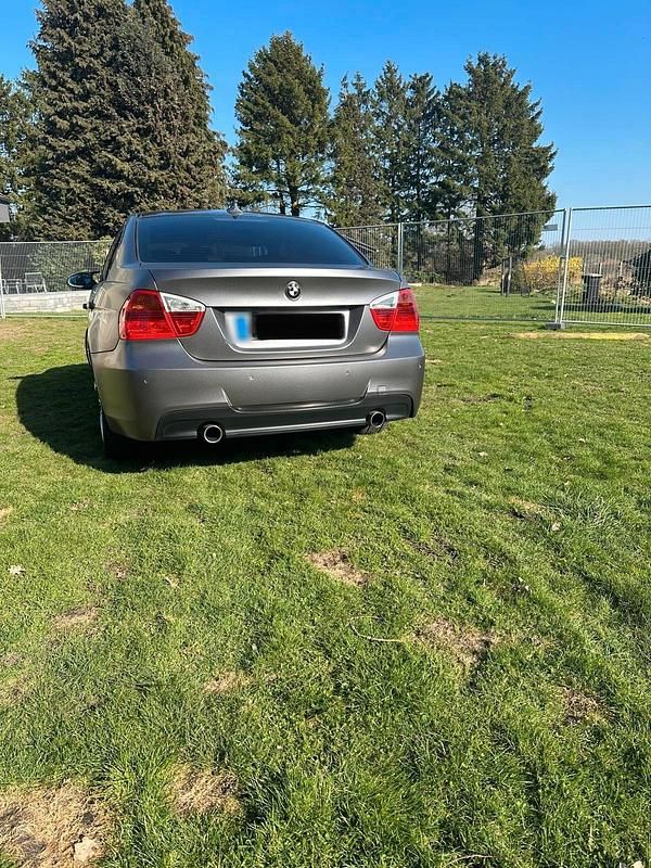 Gebraucht BMW 335 306 PS (225 kW) 2008 Grau Limousine