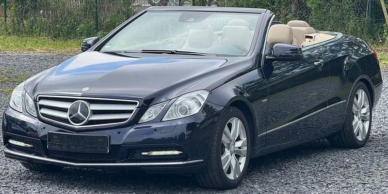 Blau Gebraucht 2011 Mercedes E350 Cabrio | 17.600 € (Fairer Preis) - Bild 1/4