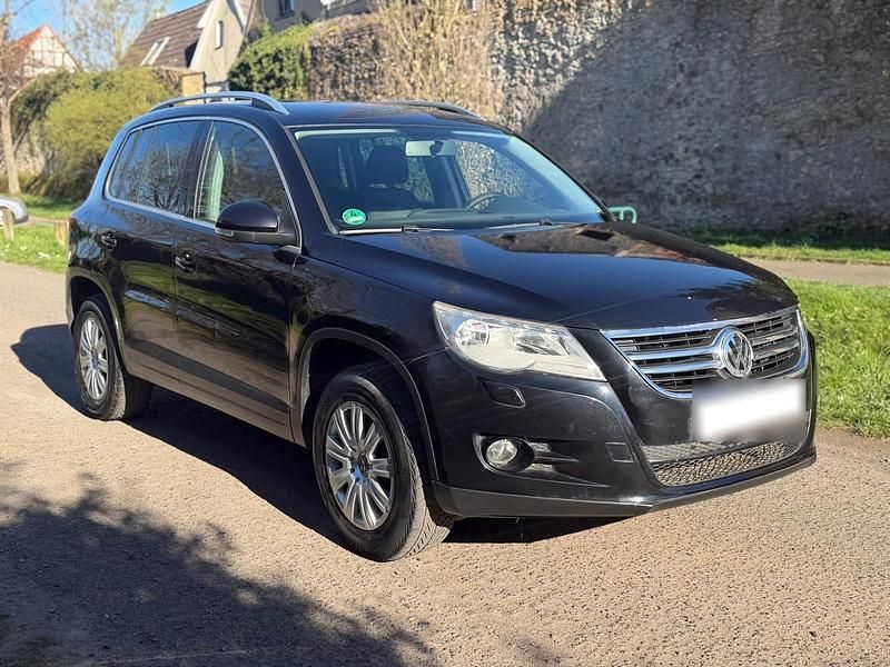 Gebraucht VW Tiguan Style 140 PS (102 kW) 2009 Schwarz SUV