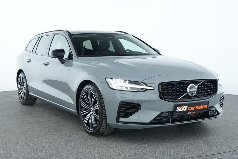 Grau Gebraucht 2025 Volvo V60 Plus Kombi | 40.990 € (Fairer Preis) - Bild 1/4
