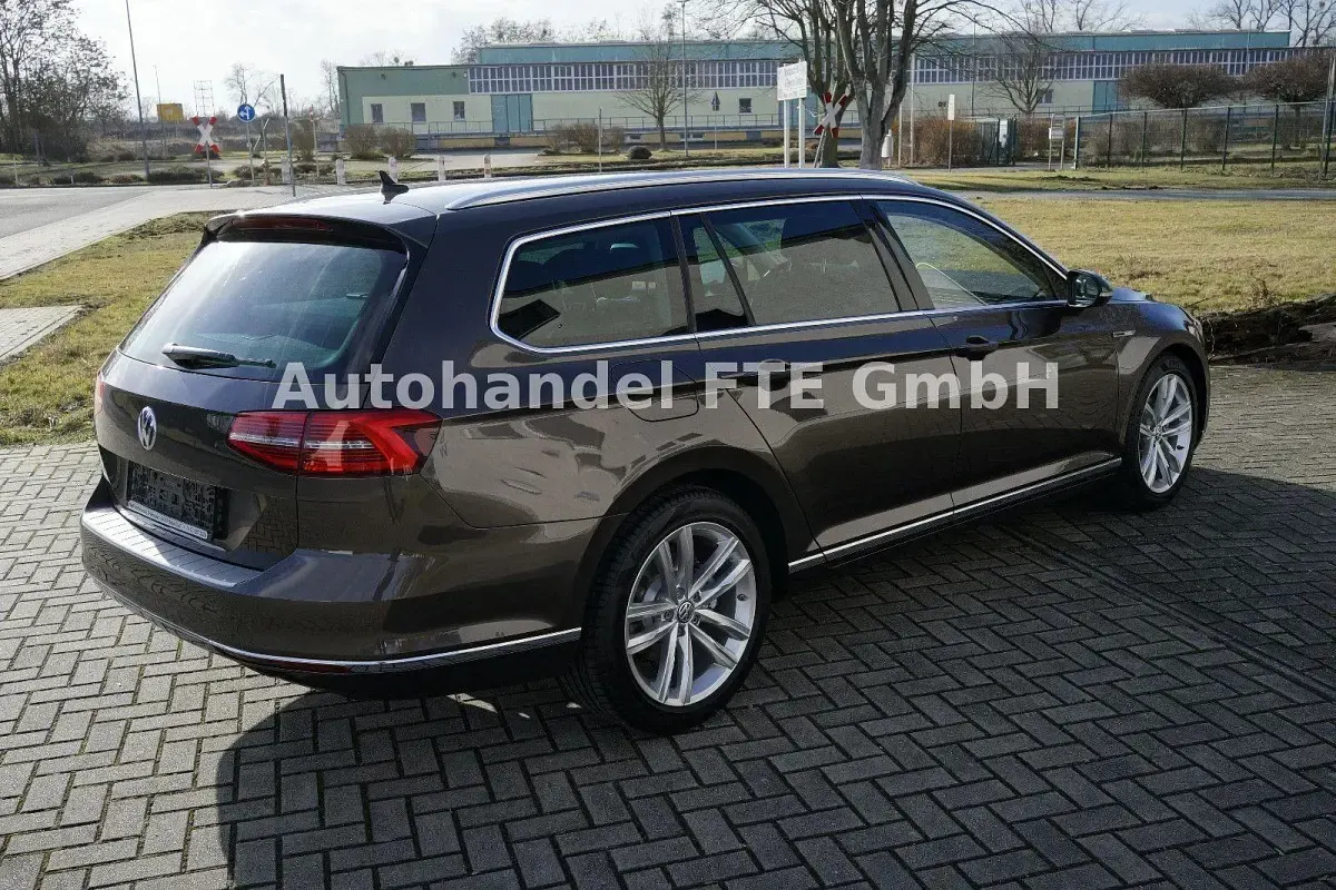 Gebraucht VW Passat Highline 190 PS (139 kW) 2015 Schwarz Kombi
