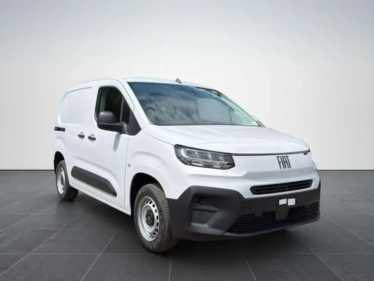 Neu Fiat Doblò 101 PS (74 kW) 2026 Weiss Van / Kleinbus