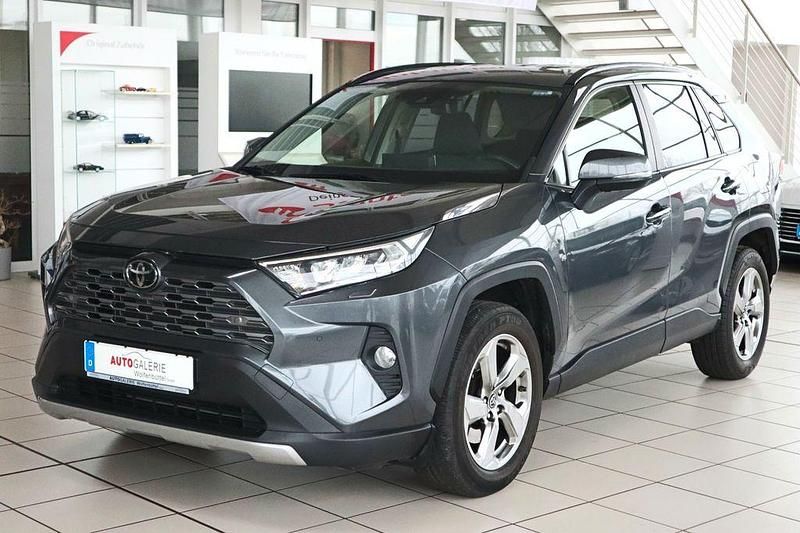 Grau Gebraucht 2019 Toyota RAV4 Club SUV | 21.999 € (Fairer Preis) - Bild 1/4
