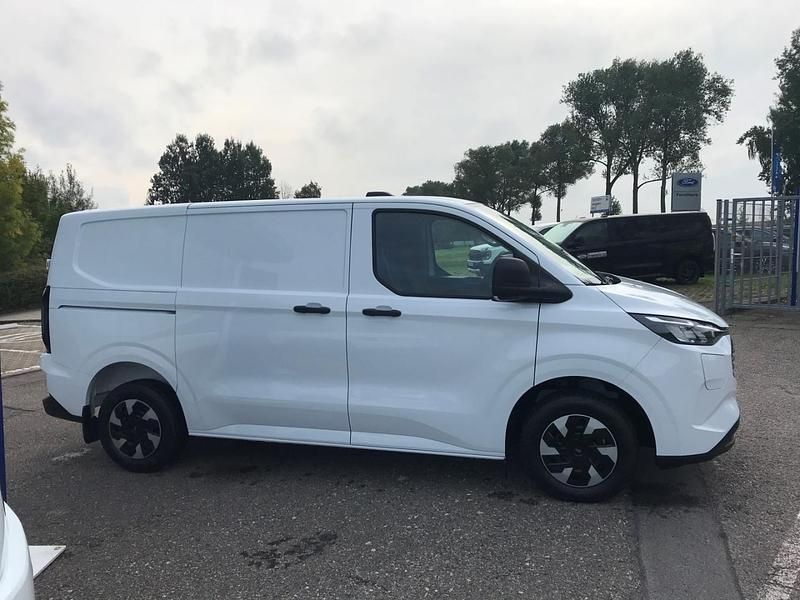 Neu Ford Transit Custom Trend 232 PS (170 kW) 2025 Frozen white (weiss) Van / Kleinbus