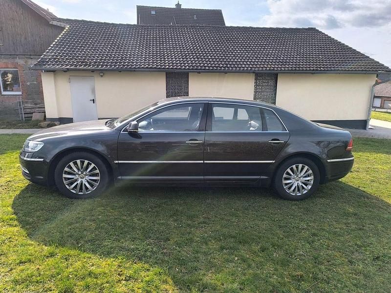 Gebraucht VW Phaeton 334 PS (245 kW) 2011 Grau Limousine