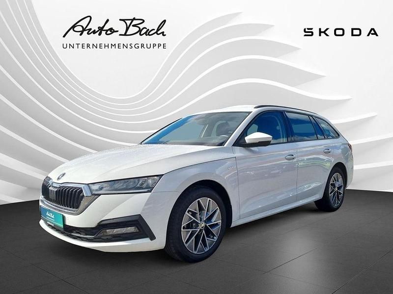 Weiß (candyweiß) Gebraucht 2023 Skoda Octavia Tour Kombi | 27.390 € (Fairer Preis) - Bild 1/4