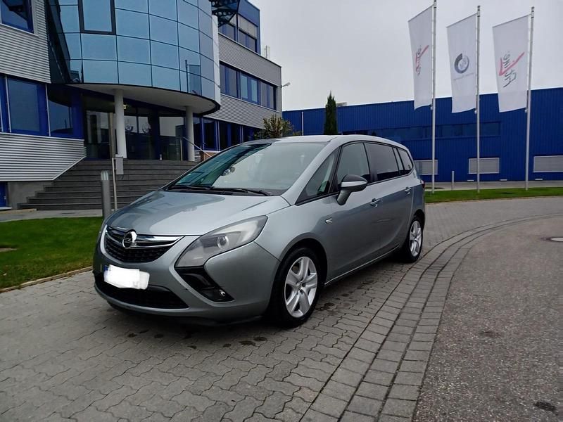 Grau Gebraucht 2011 Opel Zafira Tourer Van / Kleinbus | 3.950 € - Bild 1/4