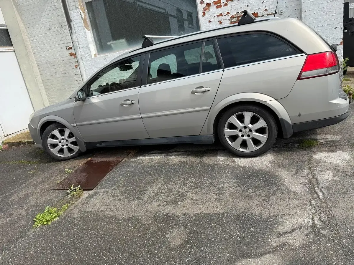 Gebraucht Opel Vectra 150 PS (110 kW) 2006 Silber Kombi