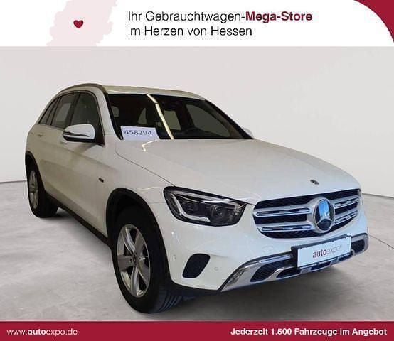 Weiß Gebraucht 2021 Mercedes GLC300e SUV | 29.689 € (Guter Preis) - Bild 1/4
