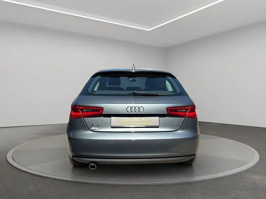 Gebraucht Audi A3 Attraction 110 PS (80 kW) 2014 Grau Limousine