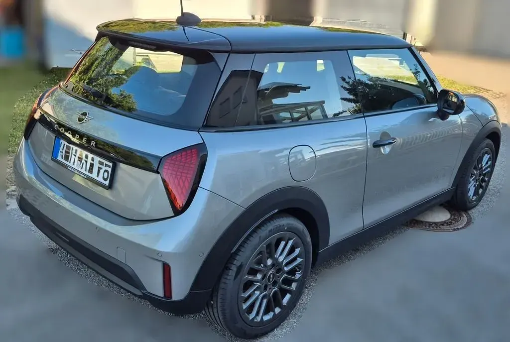 Gebraucht Mini Cooper Classic 156 PS (114 kW) 2024 Silber Kleinwagen