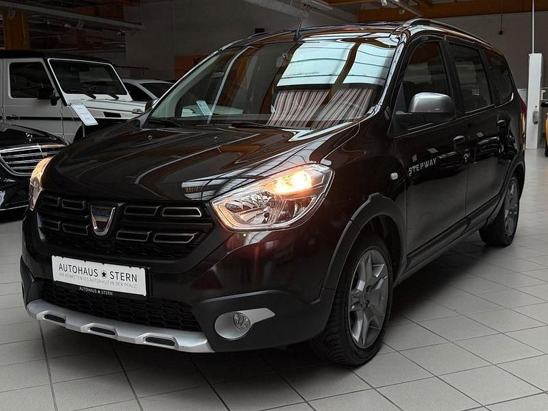Other Gebraucht 2022 Dacia Lodgy Stepway Van / Kleinbus | 17.190 € (Etwas zu teuer) - Bild 1/4