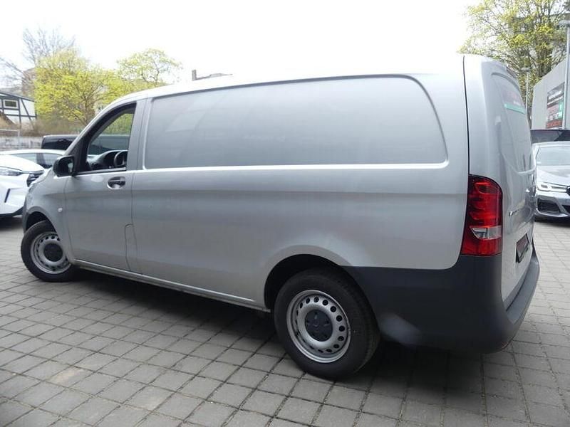 Gebraucht Mercedes Vito 103 PS (75 kW) 2021 Silber Van